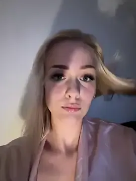 Maxinekinky – webcam model profile photo Image 6