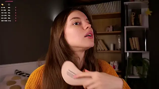 UrLillShy – webcam model profile photo Image 13