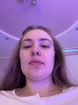 KarinaSanz – webcam model profile photo Image 14