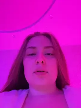 KarinaSanz – webcam model profile photo Image 18