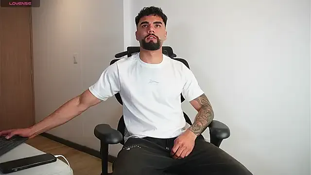 NoaMarin – webcam model profile photo Image 8