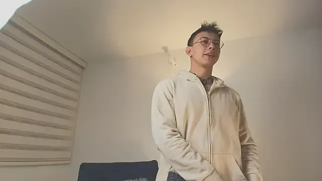 CassieGil – webcam model profile photo Image 8