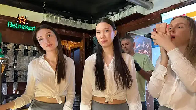 Noya – webcam model profile photo Image 2