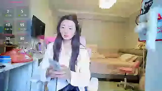 SkyLumen – webcam model profile photo Image 3