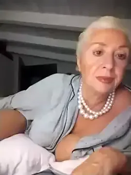 AllisonAdams – webcam model profile photo Image 17