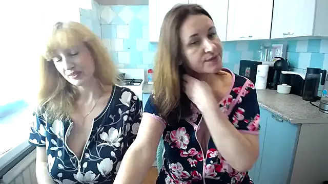 RollDolls – webcam model profile photo Image 12