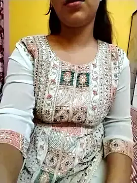 KarolBrand – webcam model profile photo Image 5