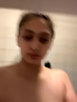 AlannaWeest – webcam model profile photo Image 4