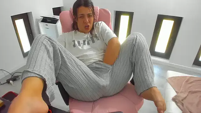 GreciaMorgan – webcam model profile photo Image 4