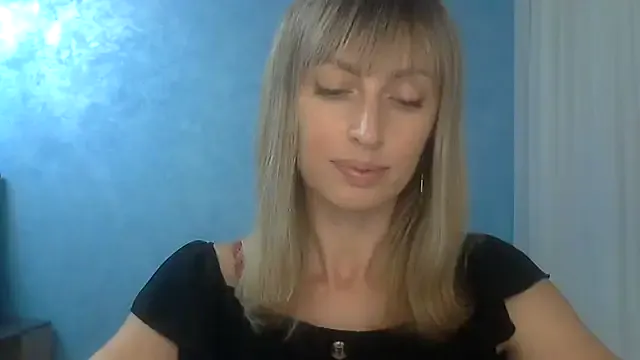 AmyBelmontt – webcam model profile photo Image 3