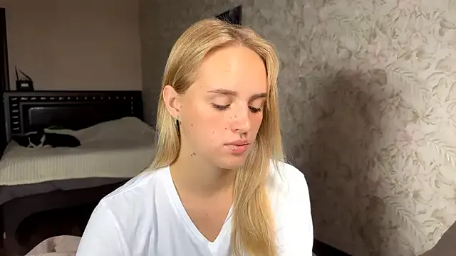 AlessiaRou – webcam model profile photo Image 3