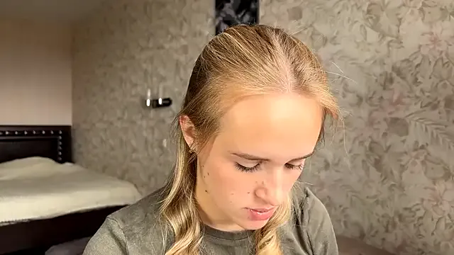 AlessiaRou – webcam model profile photo Image 8