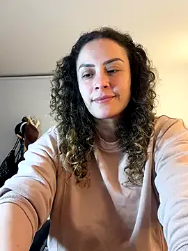 AylaRosell – webcam model profile photo Image 9