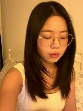 AmyBelmontt – webcam model profile photo Image 12