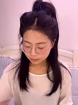 AmyBelmontt – webcam model profile photo Image 7