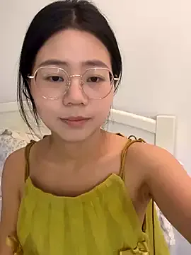 AmyBelmontt – webcam model profile photo Image 8