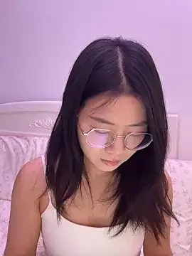 AmyBelmontt – webcam model profile photo Image 9