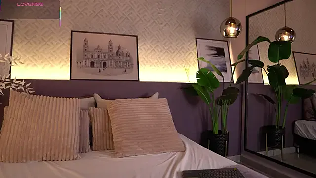 SkyLumen – webcam model profile photo Image 12