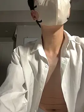 Noya – webcam model profile photo Image 16