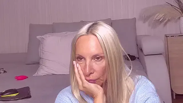 MartinaWolf – webcam model profile photo Image 17