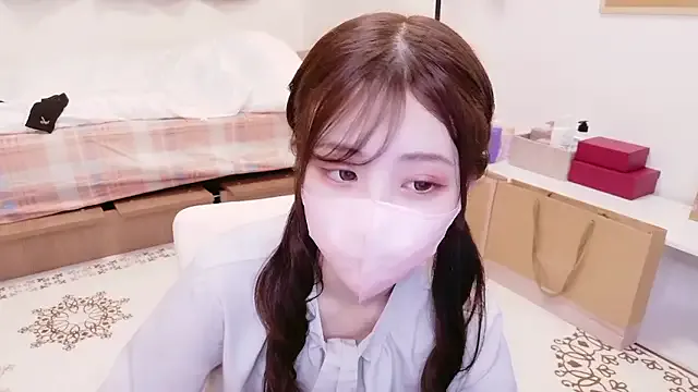 CheerryX – webcam model profile photo Image 2