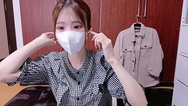 CheerryX – webcam model profile photo Image 4