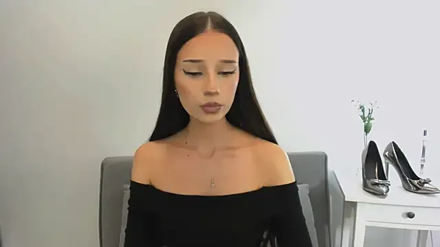 MadameCrowford – webcam model profile photo Image 7