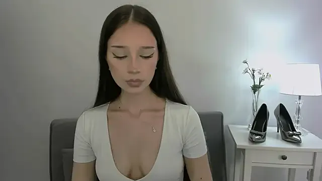 MadameCrowford – webcam model profile photo Image 9