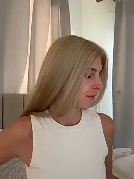 LyraCarvajal – webcam model profile photo Image 11