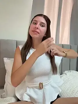 LyraCarvajal – webcam model profile photo Image 13