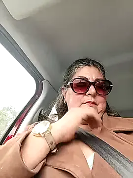 Noya – webcam model profile photo Image 13