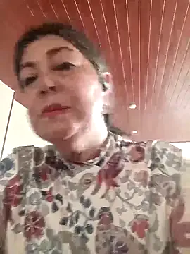 Noya – webcam model profile photo Image 14