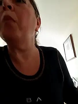 Noya – webcam model profile photo Image 8