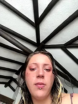 AvaHulw – webcam model profile photo Image 17