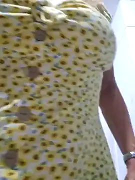 Amylewiss – webcam model profile photo Image 11