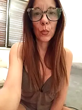 HANNIA_BAILEYS – webcam model profile photo Image 5