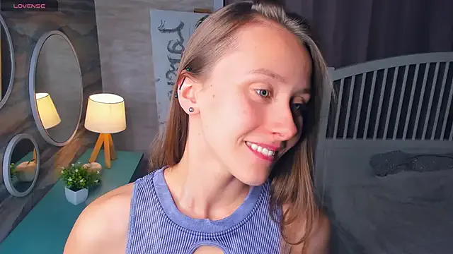 SkyLumen – webcam model profile photo Image 11