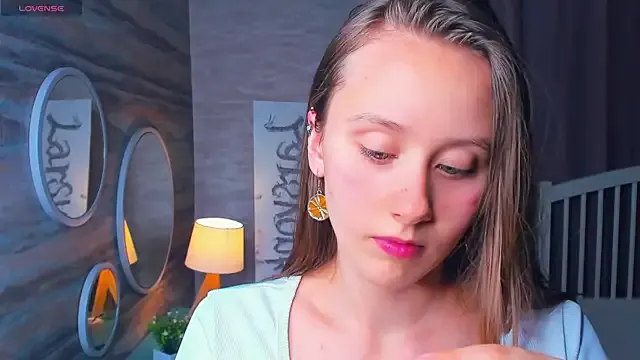 SkyLumen – webcam model profile photo Image 12