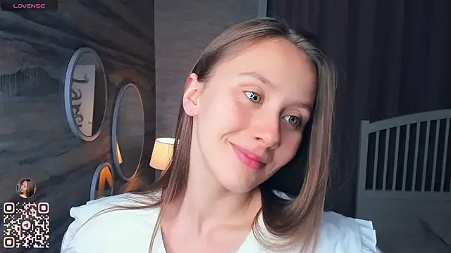 SkyLumen – webcam model profile photo Image 14