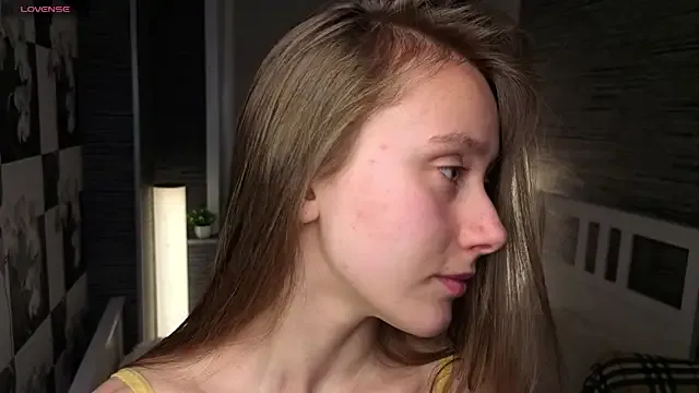 SkyLumen – webcam model profile photo Image 19