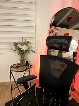 AmyBelmontt – webcam model profile photo Image 4