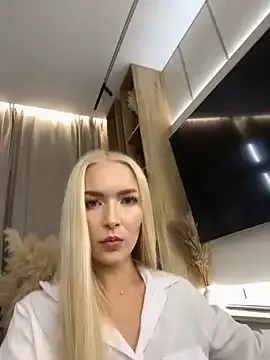 ChloeeGill – webcam model profile photo Image 2