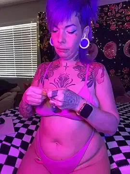 MartinaWolf – webcam model profile photo Image 6