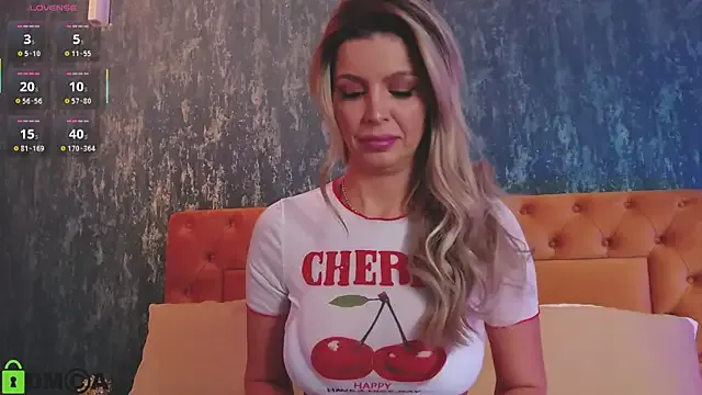 MartinaWolf – webcam model profile photo Image 4