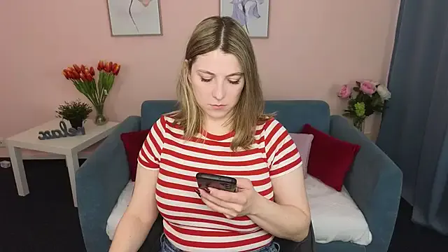 GreciaMorgan – webcam model profile photo Image 5