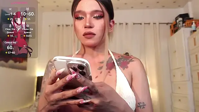 SkyLumen – webcam model profile photo Image 6