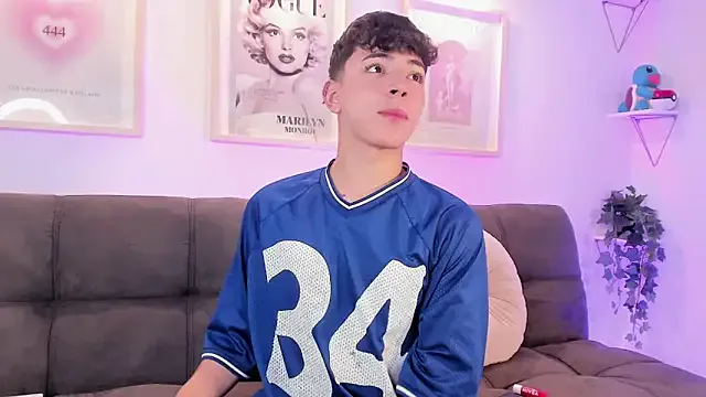 pizza_biceps – webcam model profile photo Image 13