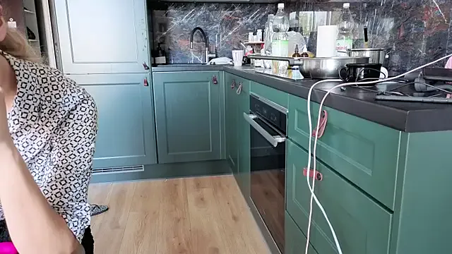 MartinaWolf – webcam model profile photo Image 4