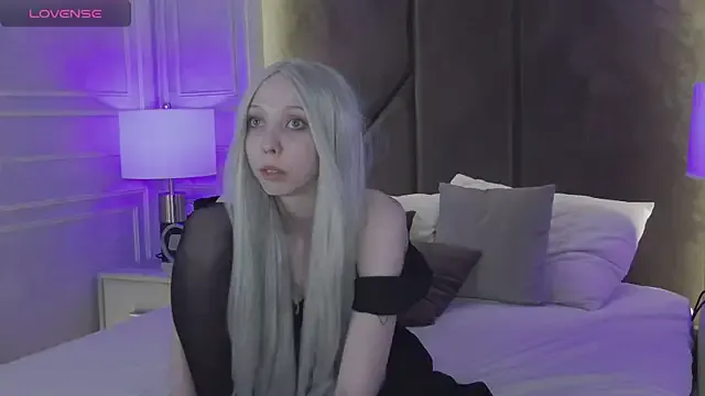 JenCampbell – webcam model profile photo Image 7