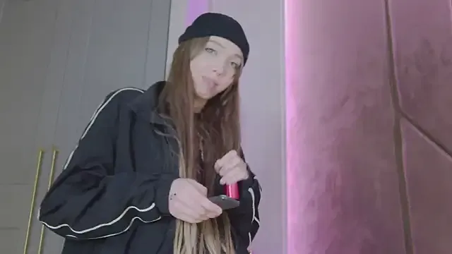 JenCampbell – webcam model profile photo Image 8